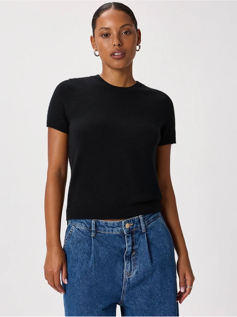 QUINCE “Mongolian Cashmere Tee” in Black, Size: Medium
